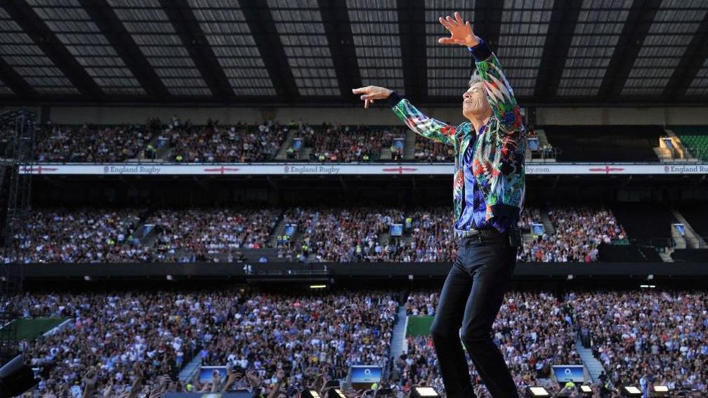 Mick Jagger performs at Twickenham in 2018