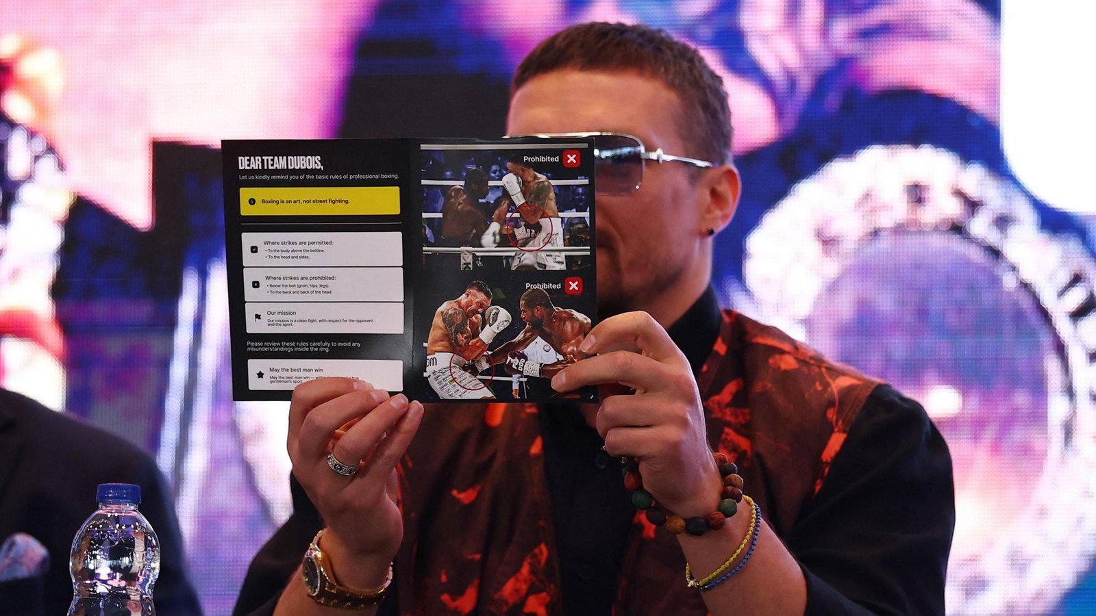 Oleksandr Usyk read a 'boxing lesson' leaflet addressed to Team Dubois